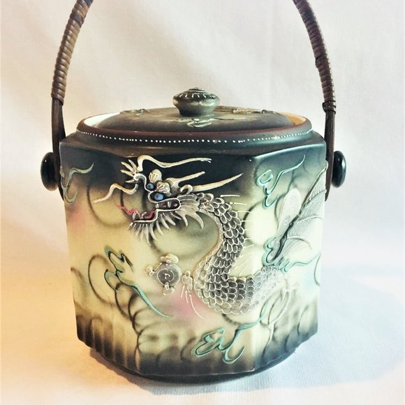 Japanese Dragonware Covered Tea Caddy - Picture 3 of 15